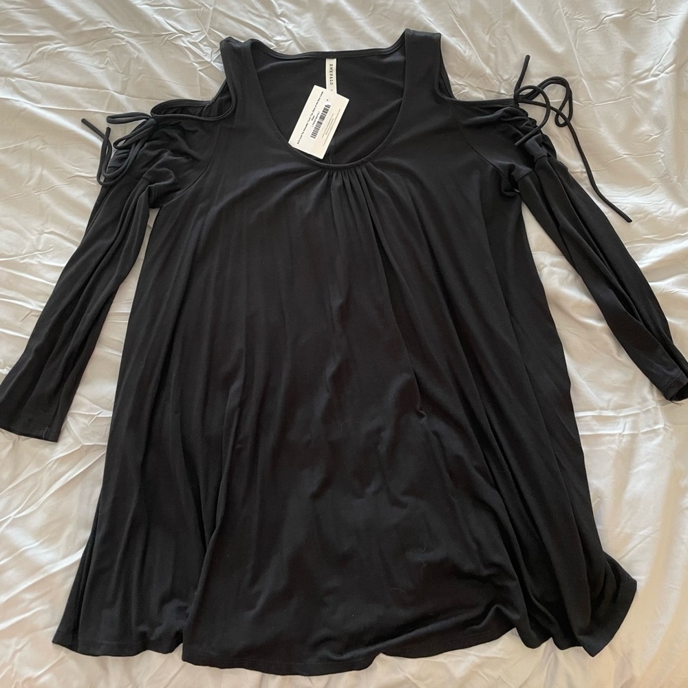 Womens Cold Shoulder long sleeve top